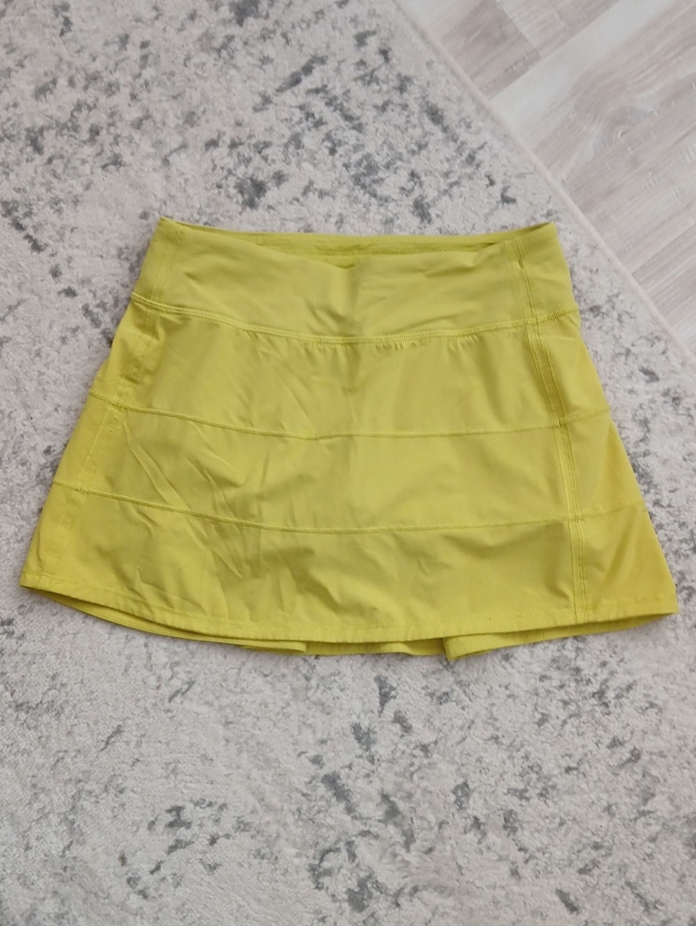 Lululemon | athletic skirt | yellow-green | 4Tall
